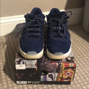 Jordan 11 Retro low jeter